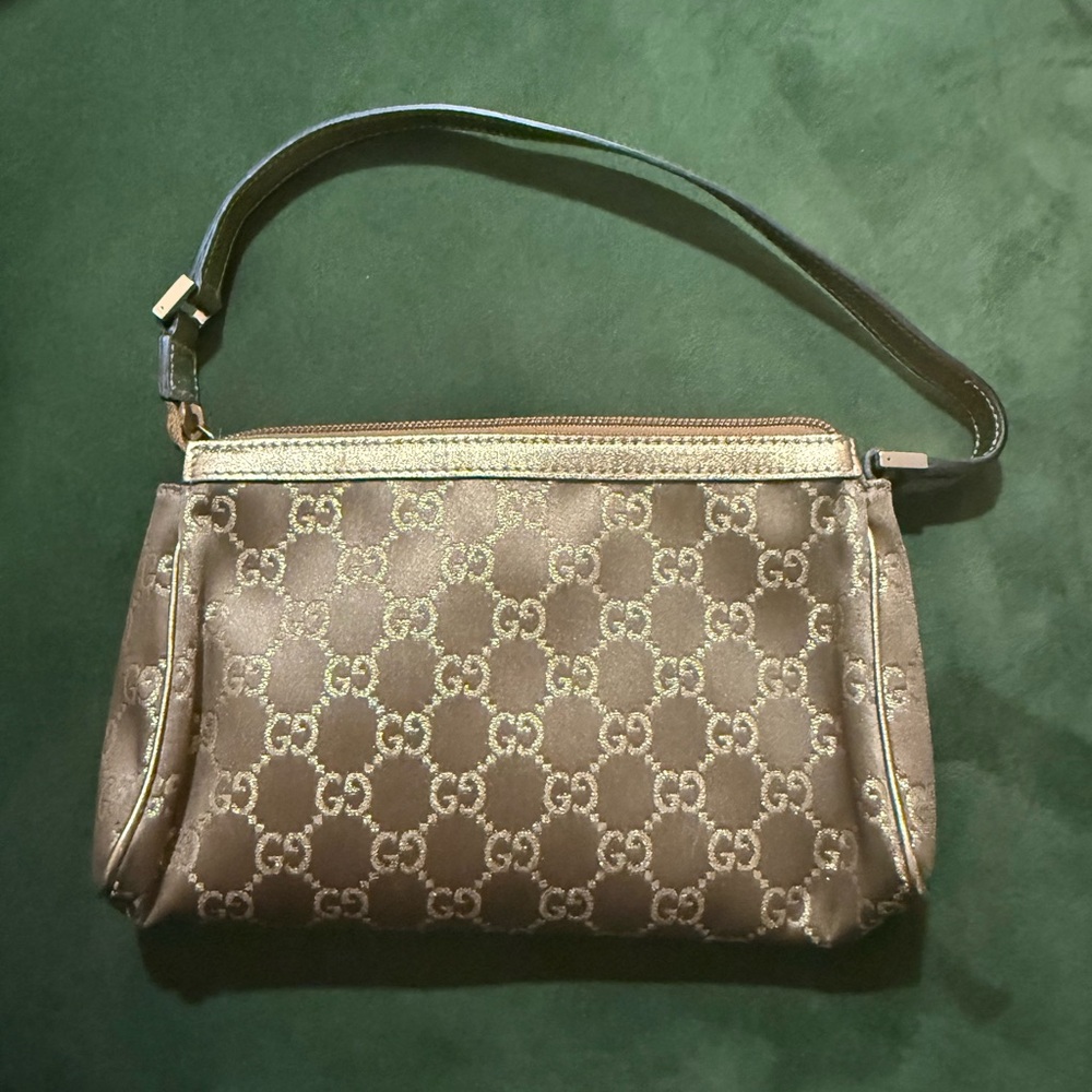 Gucci Tan Monogram Shoulder Bag - Picture 2 of 8